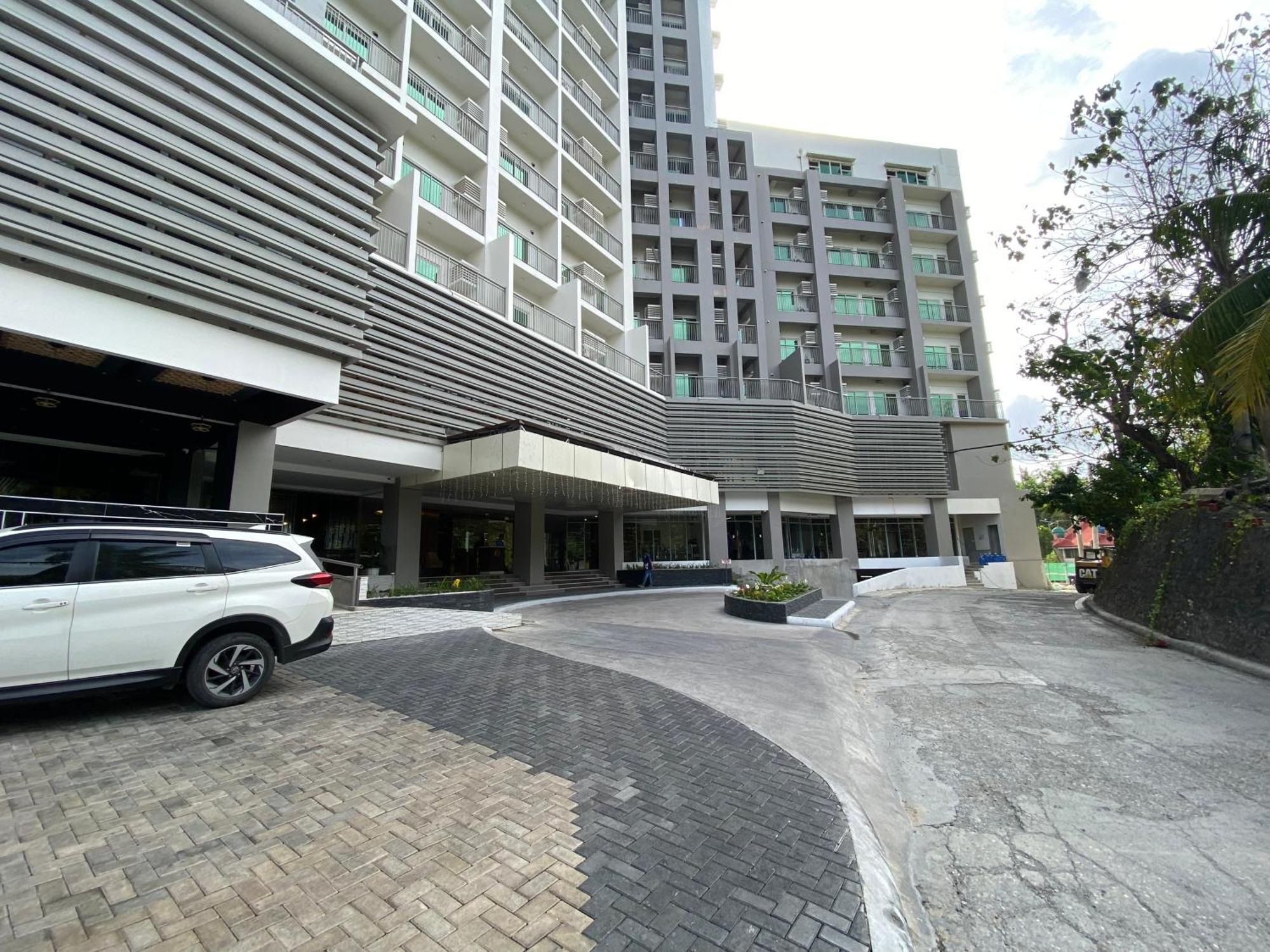 Hayat Sky Towers Hotel Cebu ภายนอก รูปภาพ