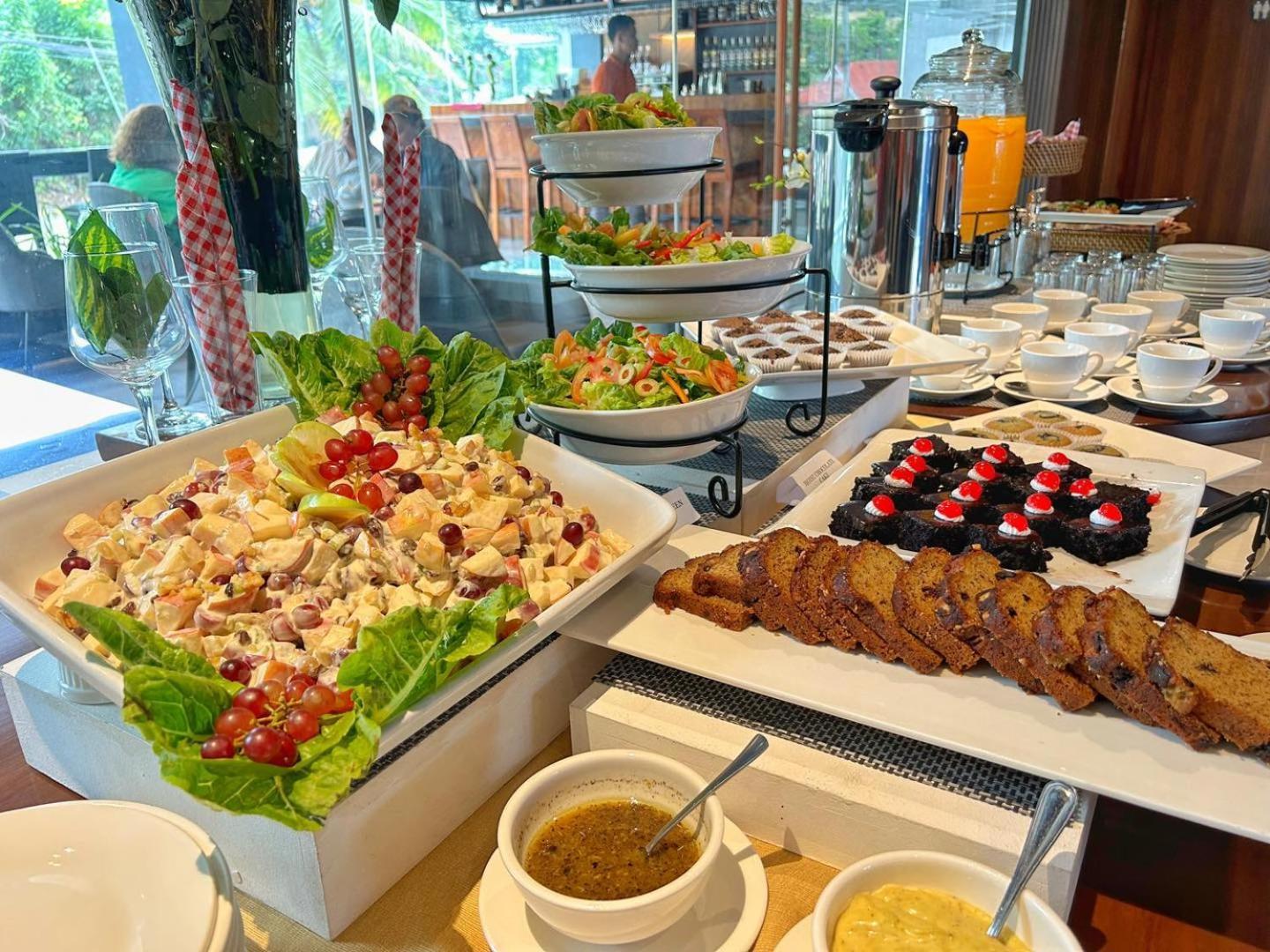 Hayat Sky Towers Hotel Cebu ภายนอก รูปภาพ