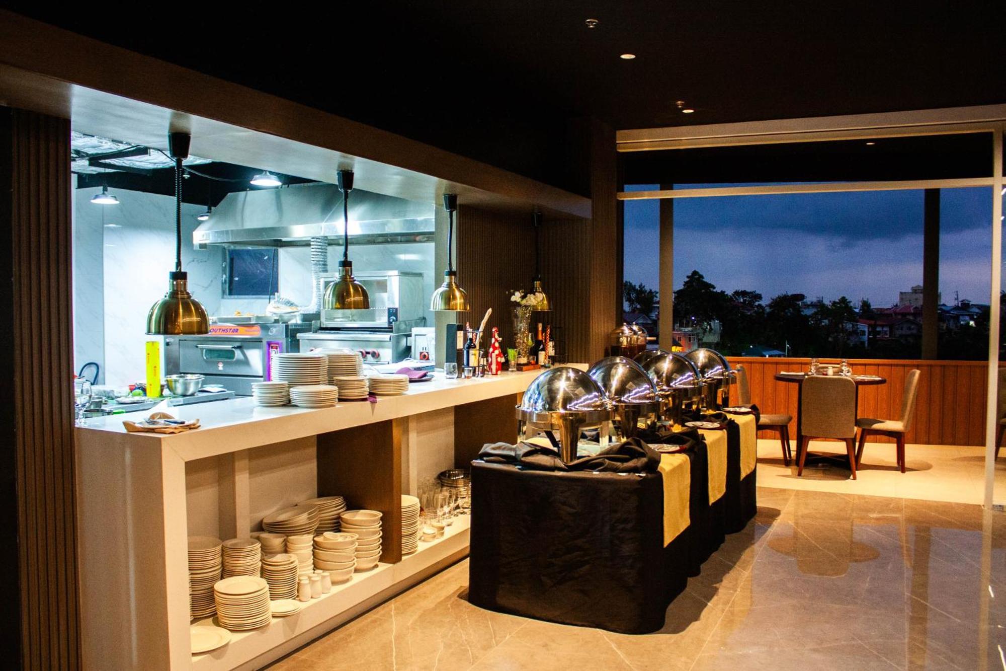 Hayat Sky Towers Hotel Cebu ภายนอก รูปภาพ