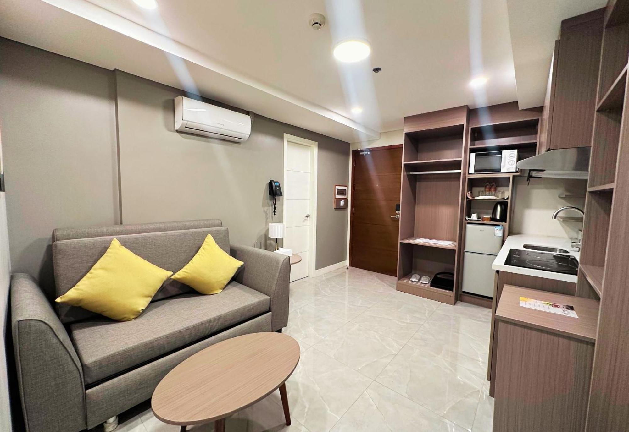 Hayat Sky Towers Hotel Cebu ภายนอก รูปภาพ