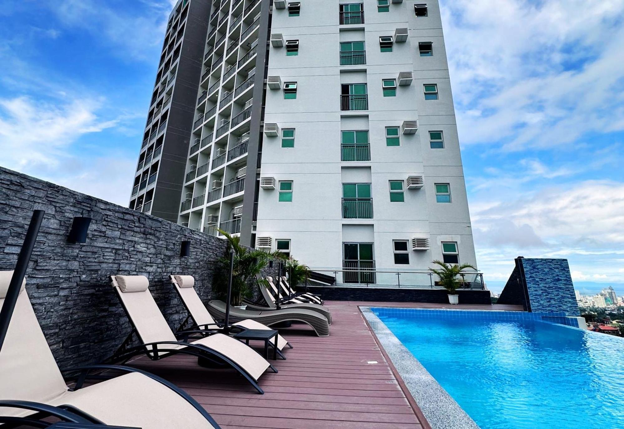 Hayat Sky Towers Hotel Cebu ภายนอก รูปภาพ