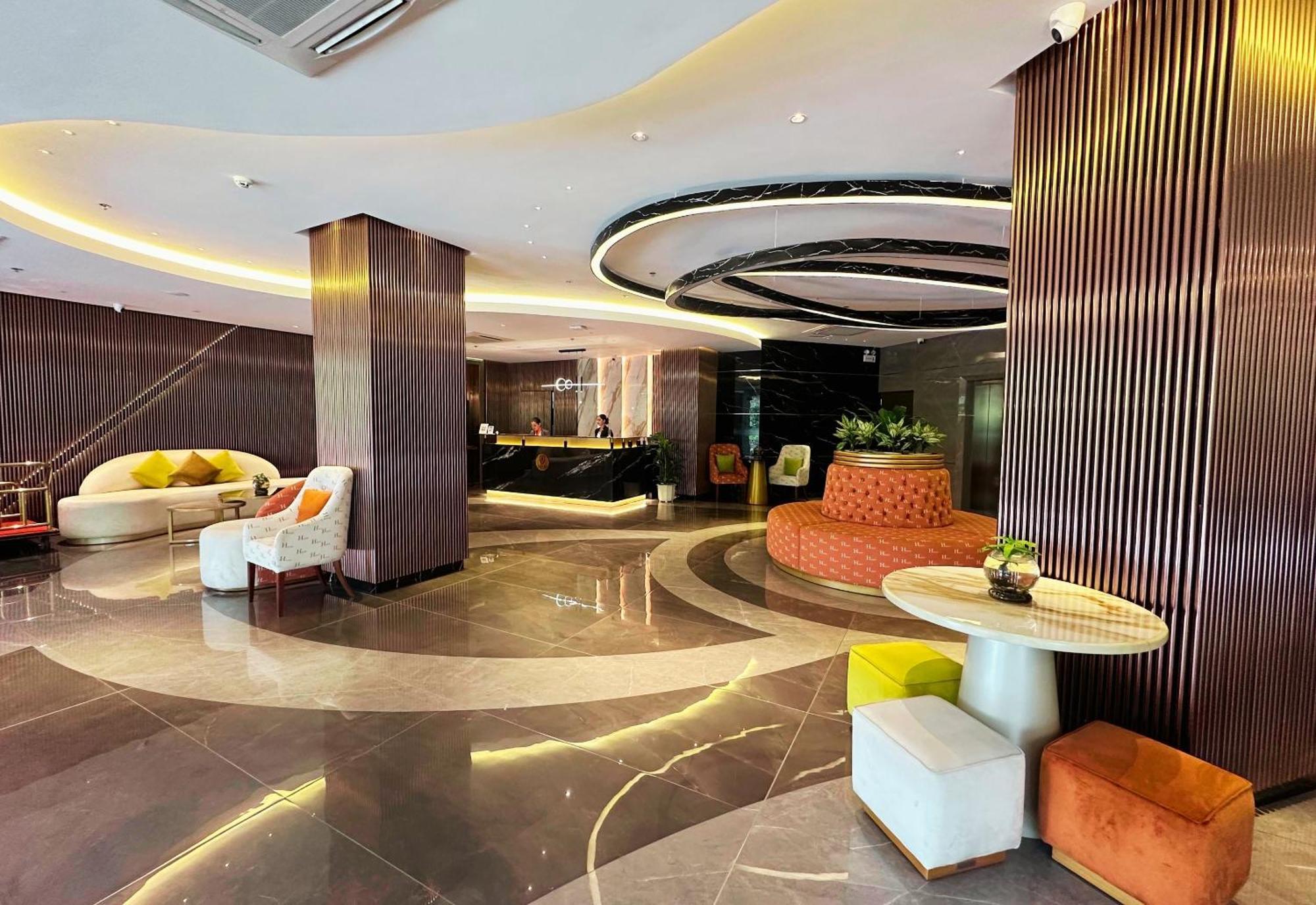 Hayat Sky Towers Hotel Cebu ภายนอก รูปภาพ