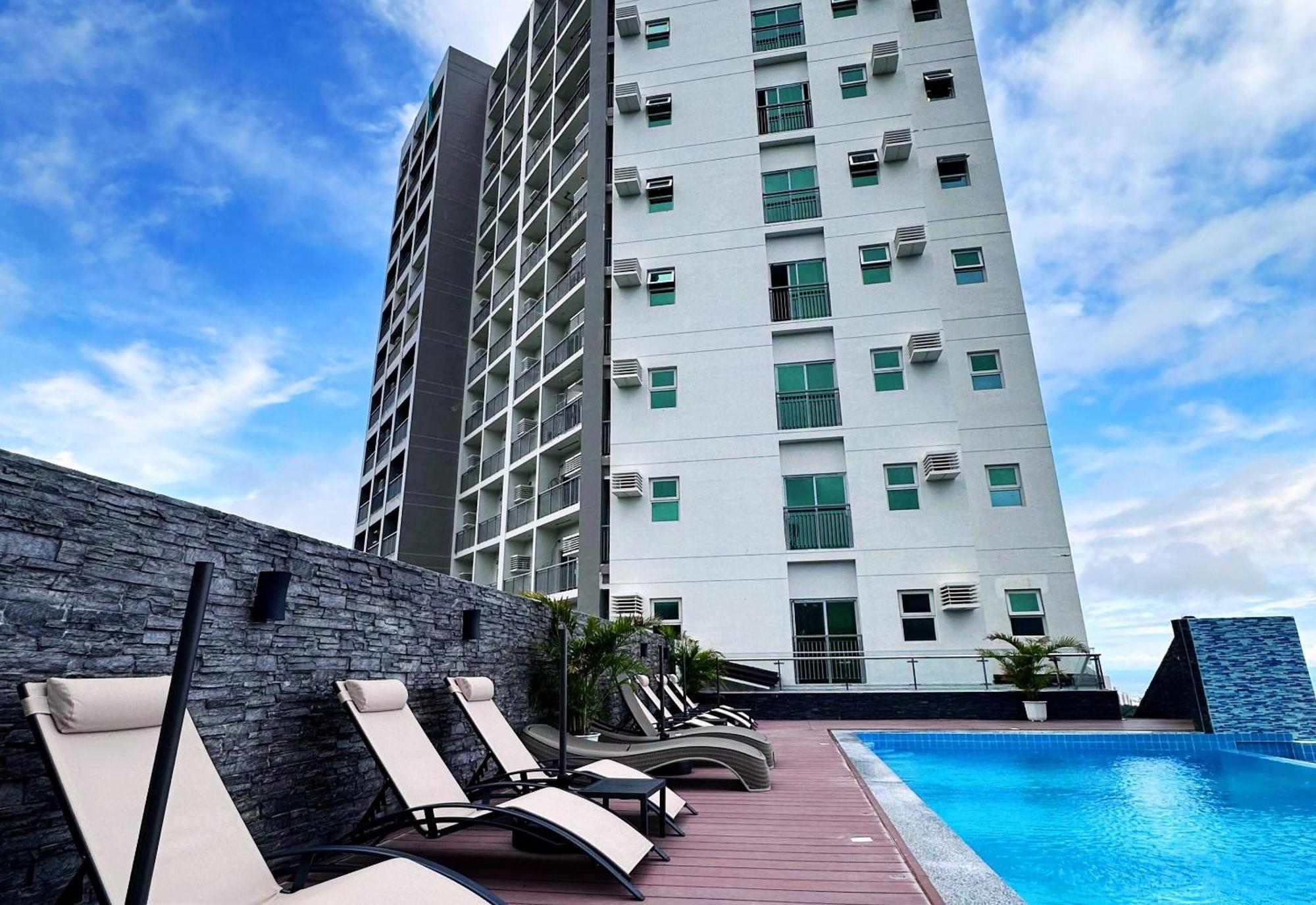 Hayat Sky Towers Hotel Cebu ภายนอก รูปภาพ